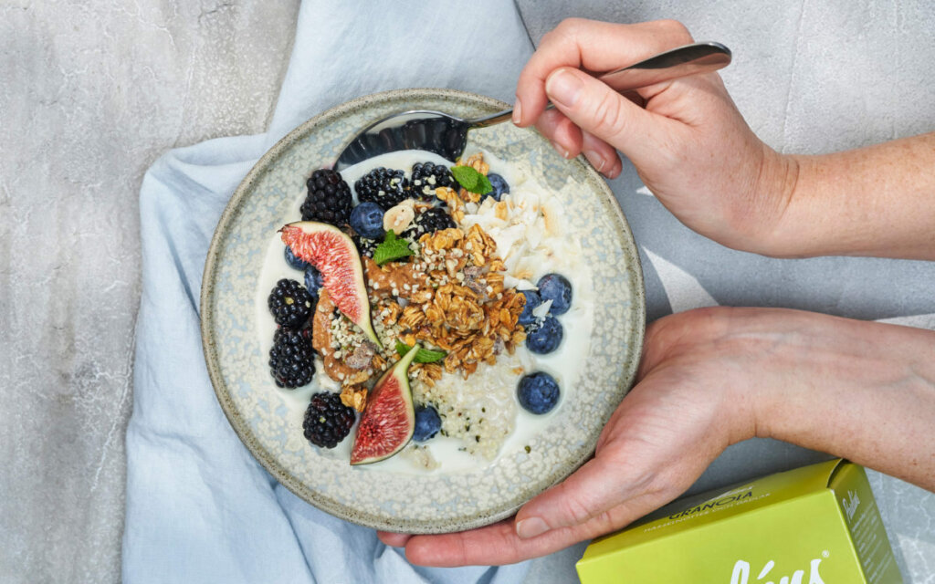 LÆKKER HAVREGRØD MED KNASENDE SPRØD GRANOLA